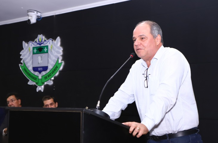 "Estamos focados em otimizar o manejo dessas espécies, não apenas para garantir uma boa produção, mas também para preservar o Cerrado e gerar impacto econômico", diz Carlos César (Foto: UniRV)